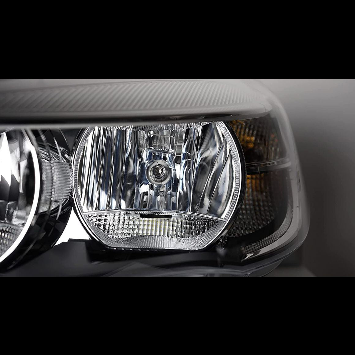 Osram Night Breaker 200, H4, + 200% Light, Halogen Headlight Bulb,  64193NB200-HCB, 12V Car Twin Box (2 Bulbs) : : Automotive